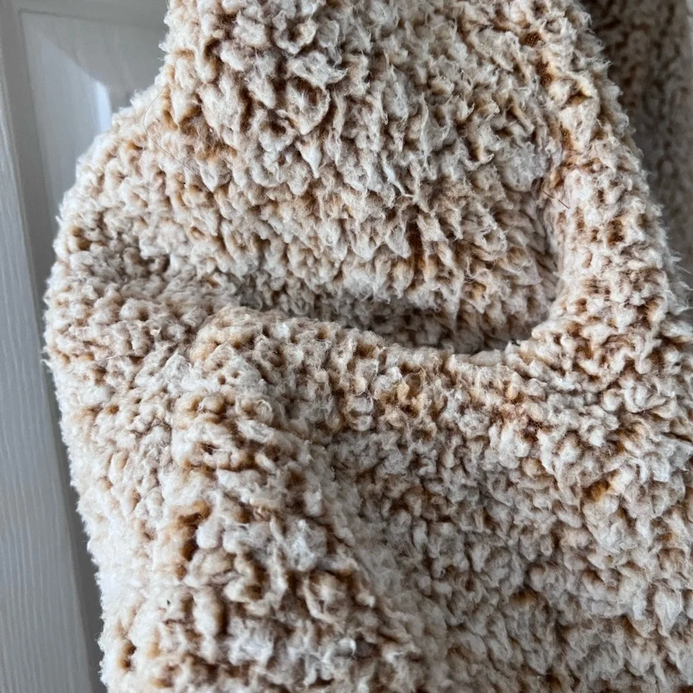 Love Tree Long Sherpa Vest - Picture 3 of 5
